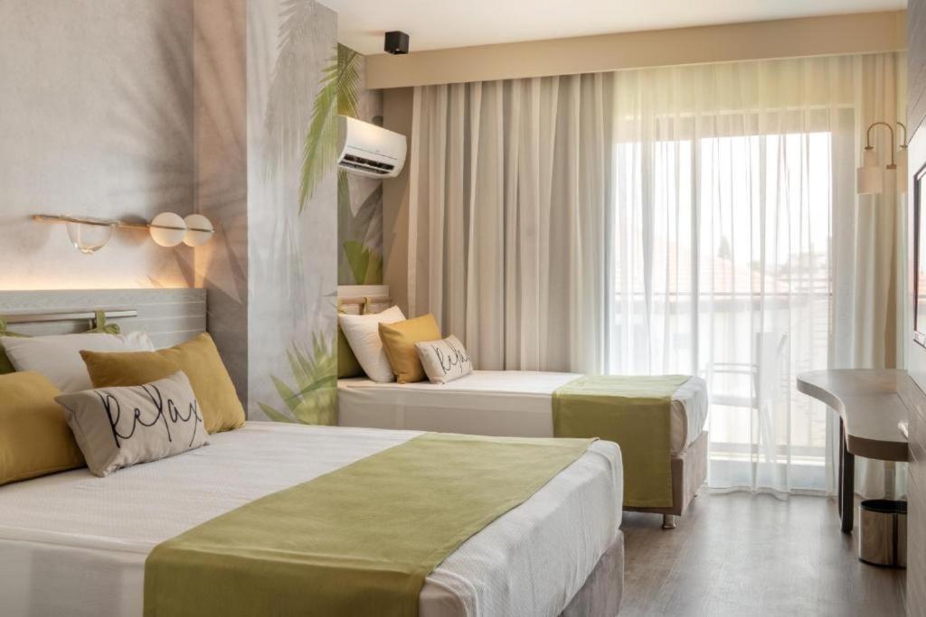 Side Square Hotel Esterno foto